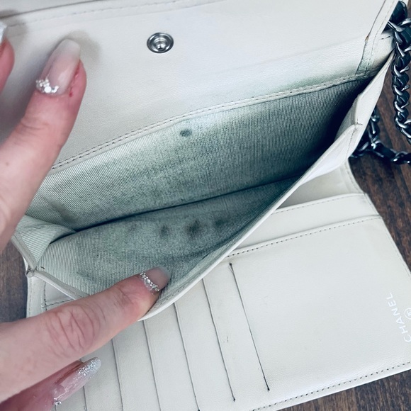 SOLD! Chanel Classic Quilted Patent Leather Wallet on chain, black - Picture 13 of 17